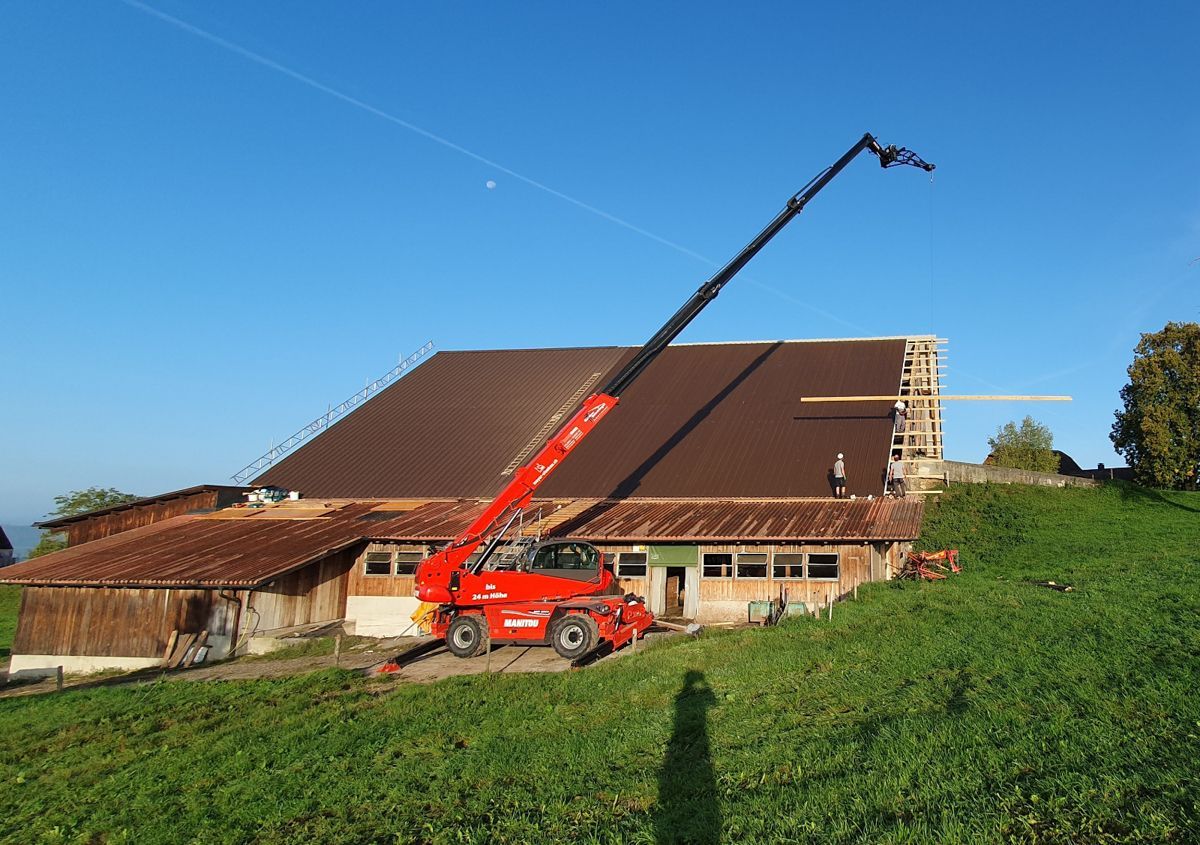 Dach aus Sandwichblech von Galliker Bedachungen GmbH