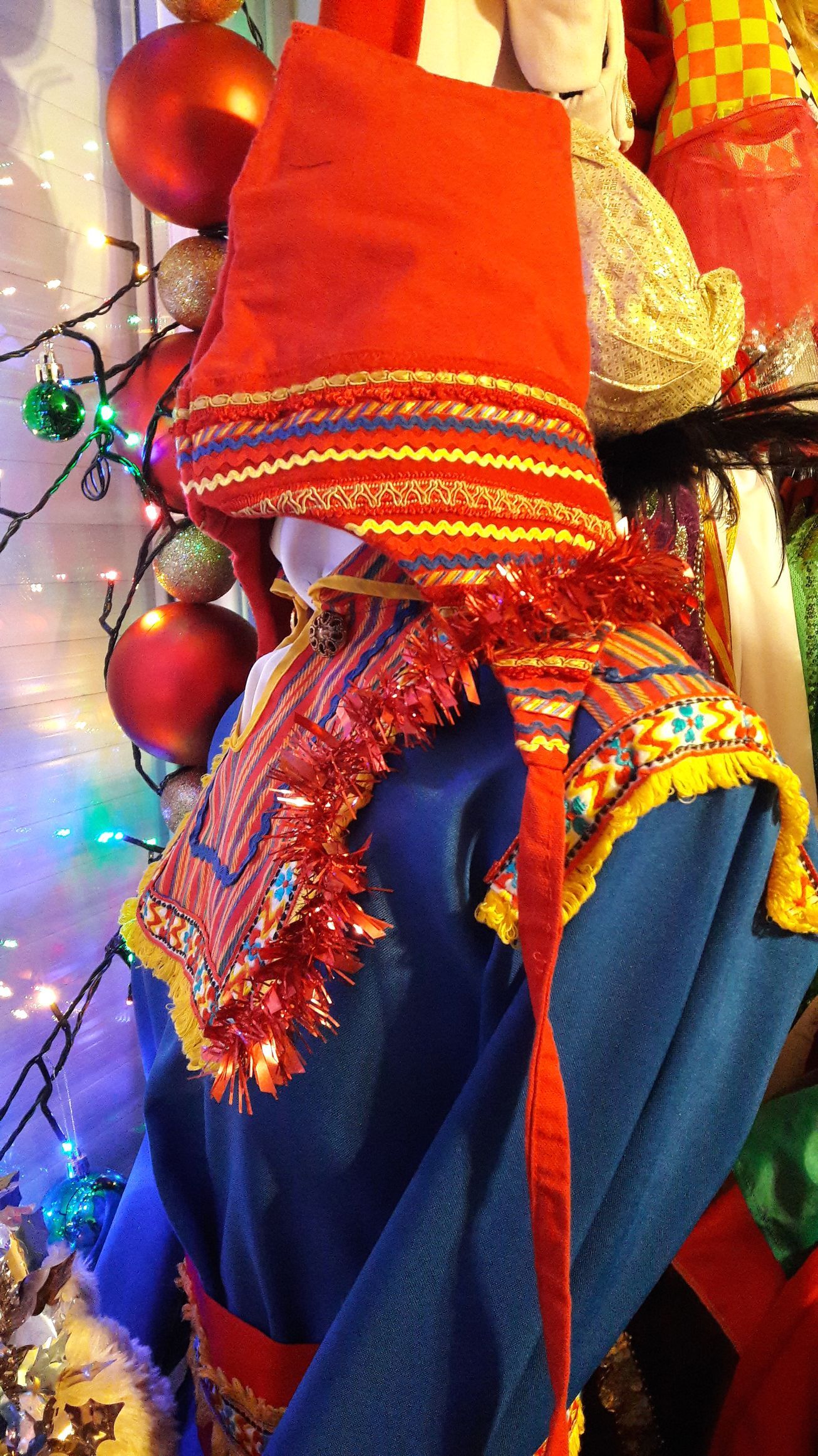 Déguisement avec un chapeau péruvien