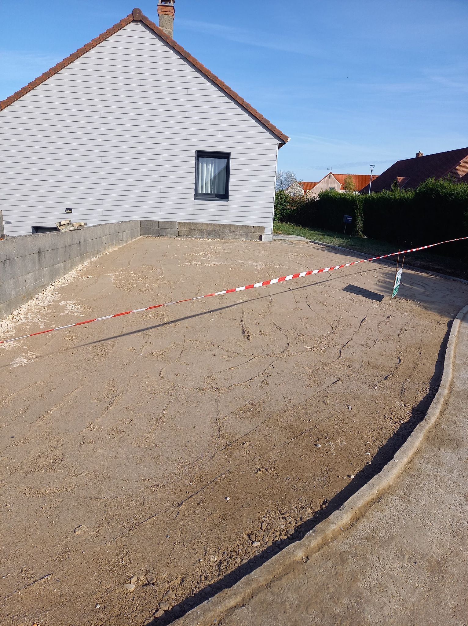 Aménagement d'un terrain derrière une maison