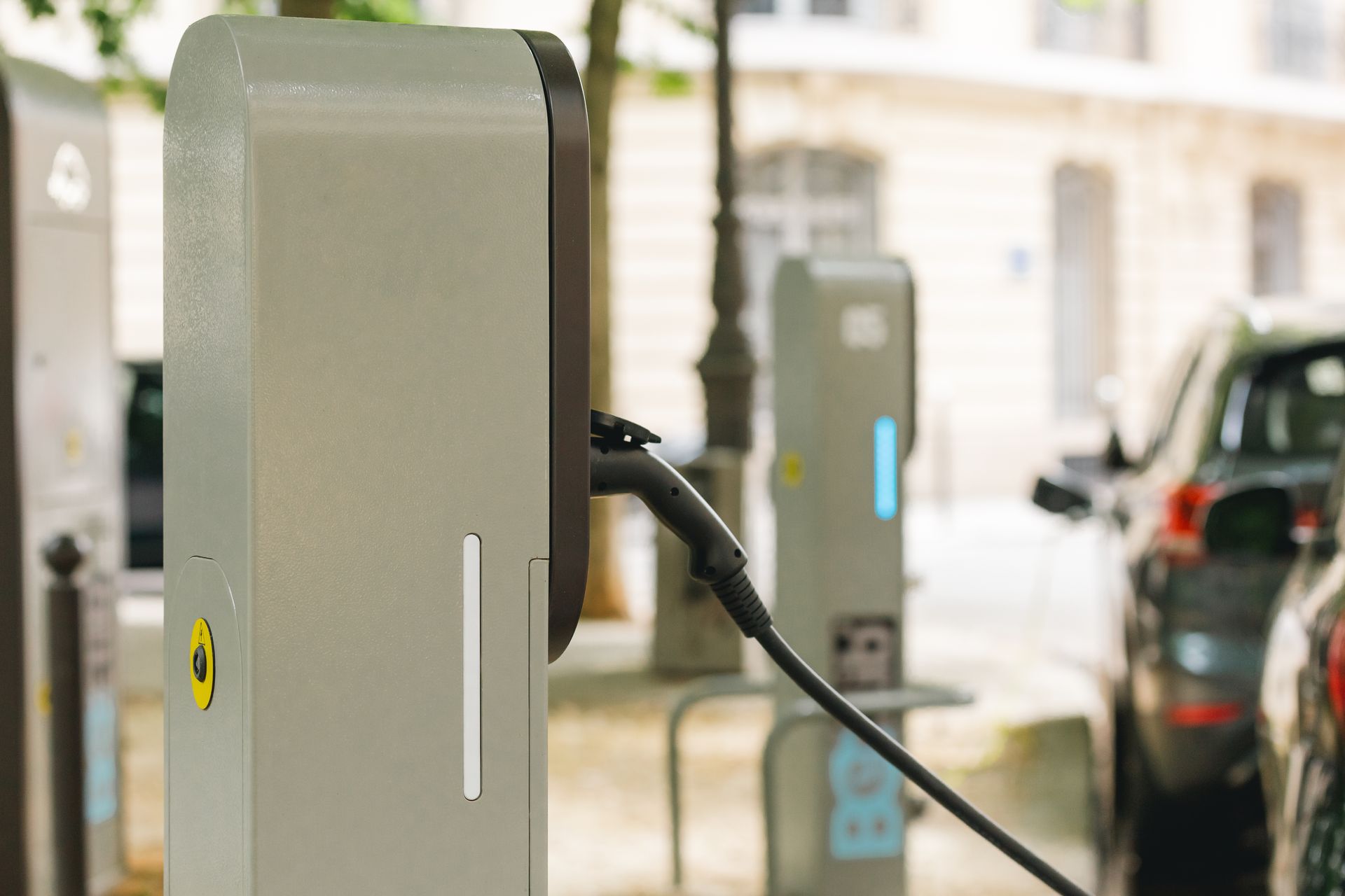 Bornes de recharge vues de côté.