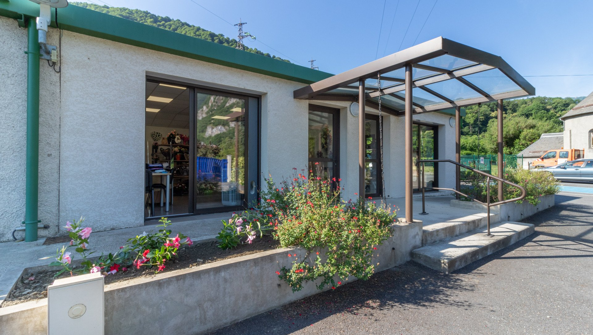 Deux agences funéraires