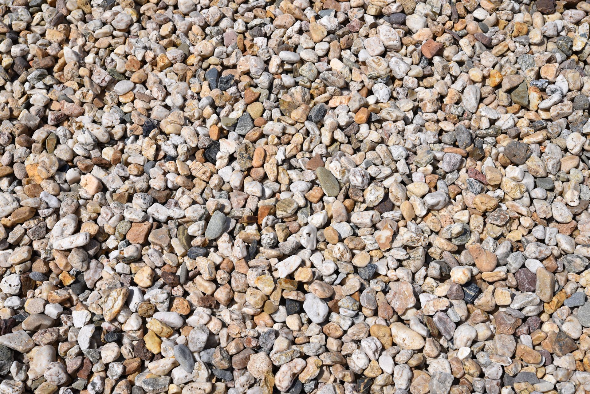 Graviers de couleurs pour drainer votre extérieur