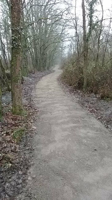 Création d'un chemin d'accès en terre battue