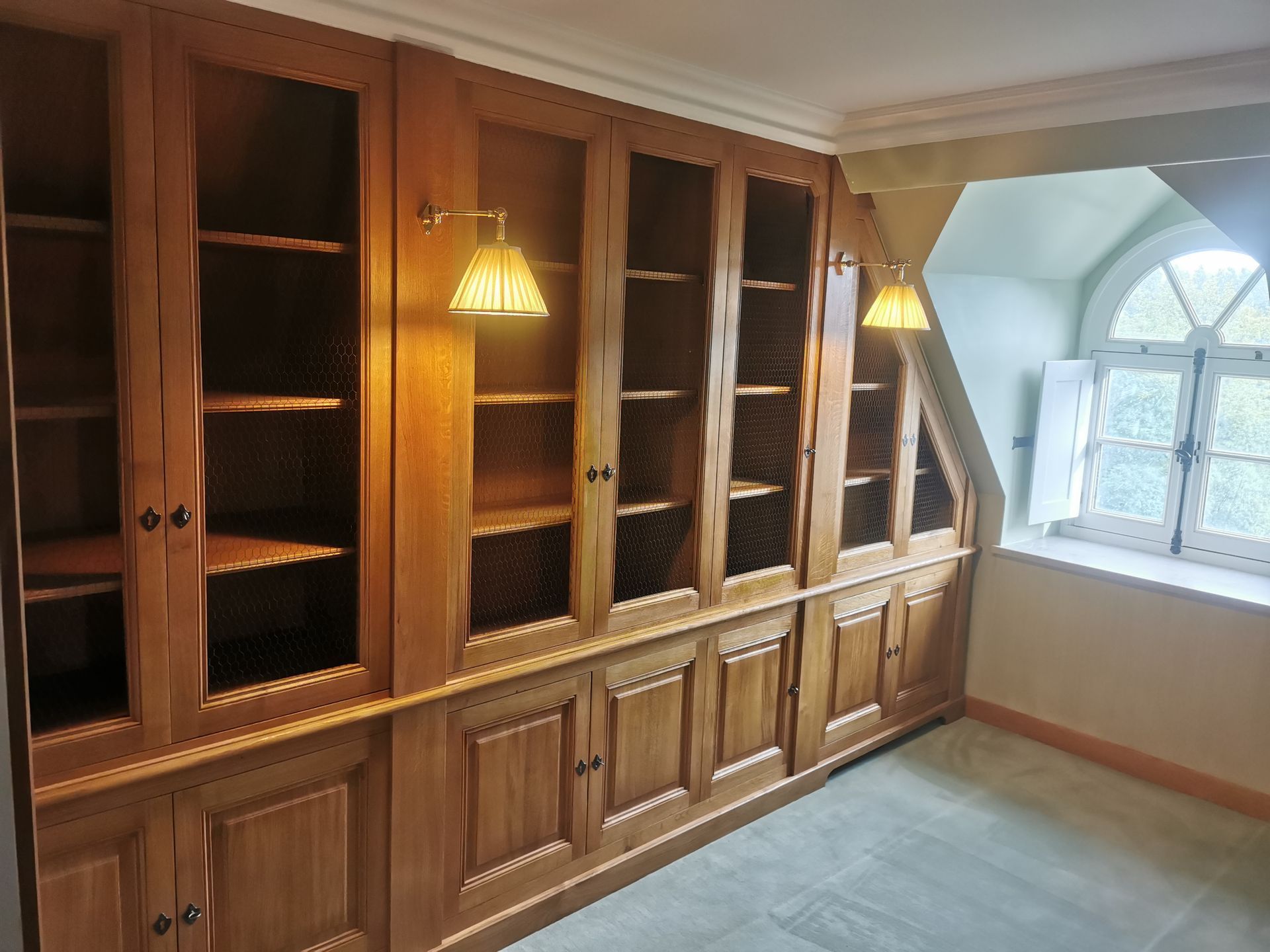 Meuble de bibliothèque en bois