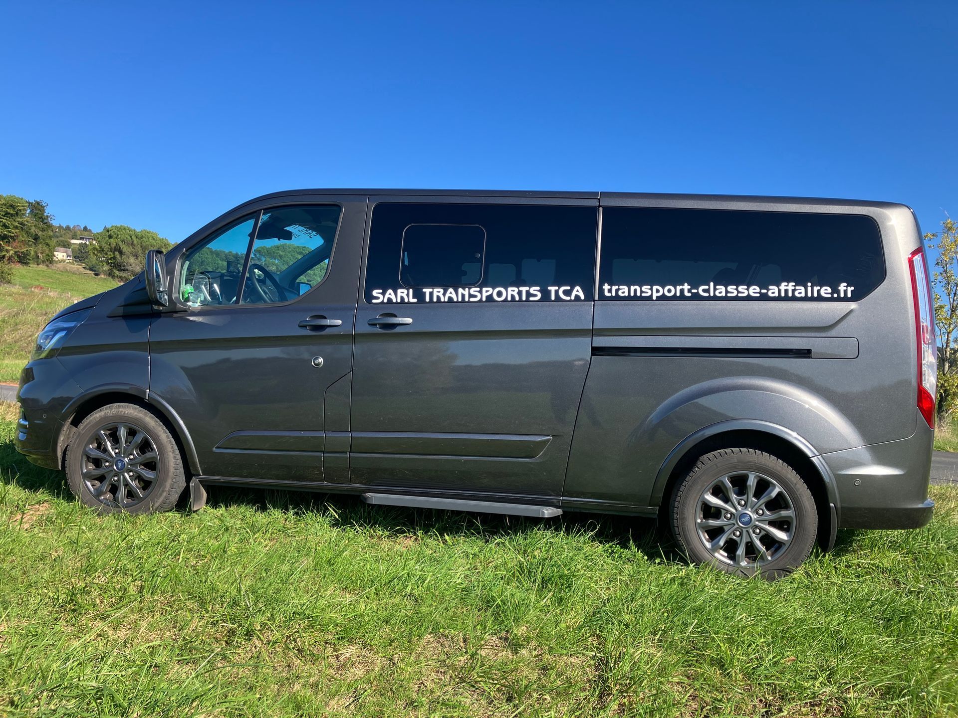 Des colis sur des palettes.