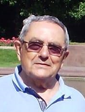 Uma silhueta cinza de um homem sem rosto