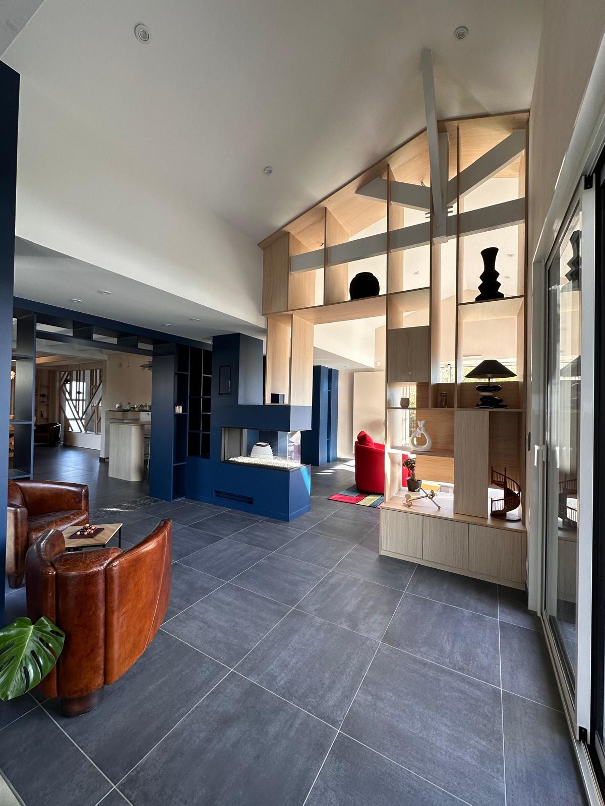 Meuble design avec rangement sur mesure