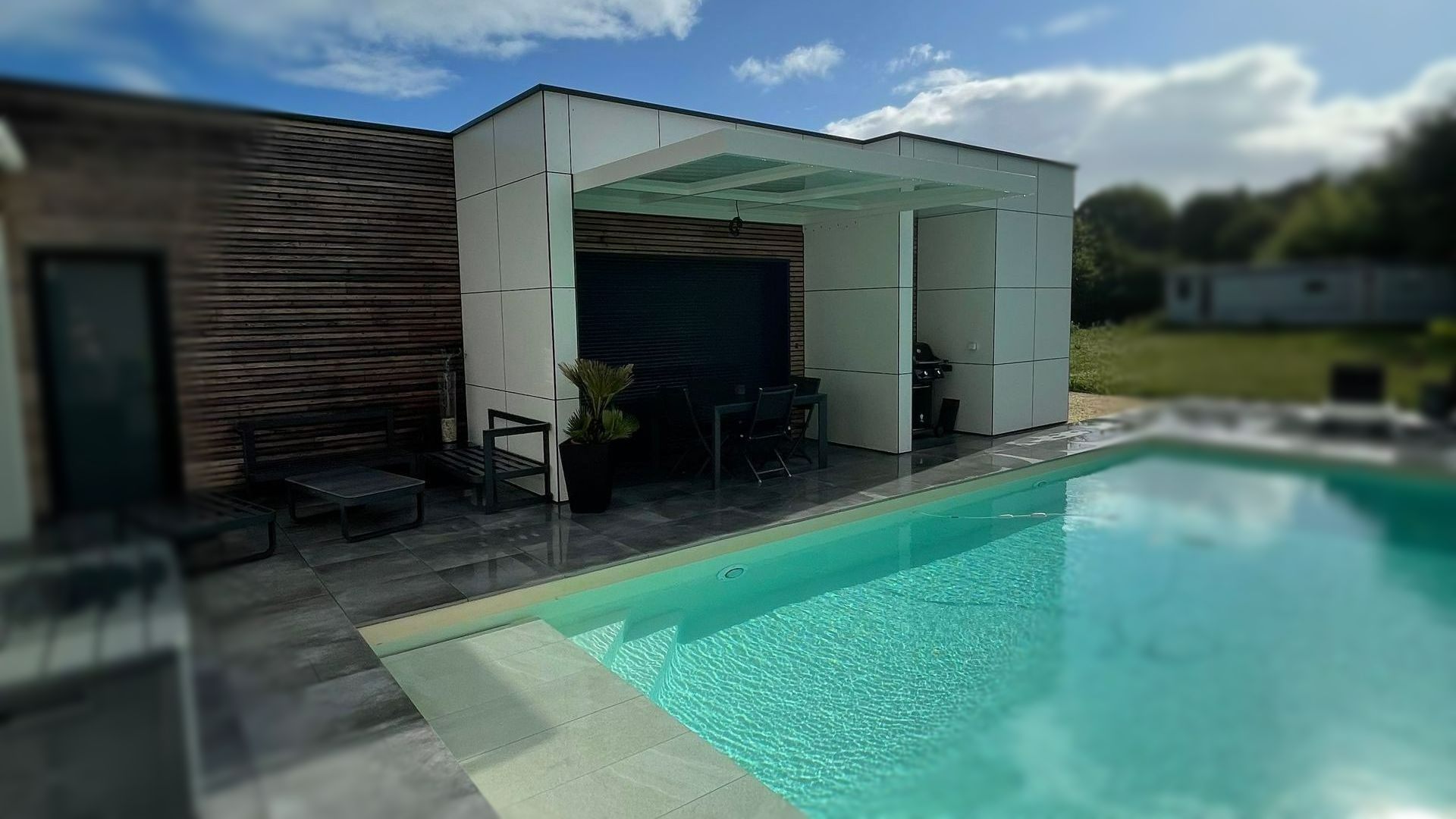 Terrasse avec piscine