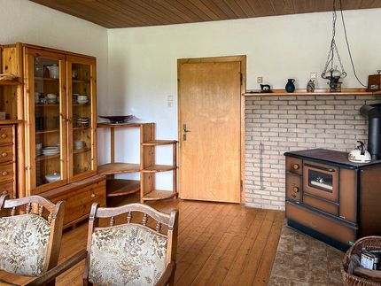 Rustikale Kueche mit altem Holzofen im Hof Gottesbueren am Diemelradweg nahe Warburg