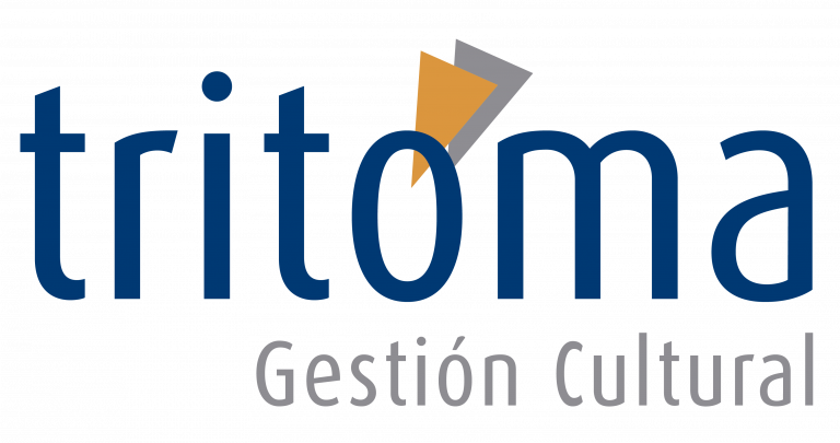 Un logotipo para tritoma gestión cultural con un triángulo en el medio.