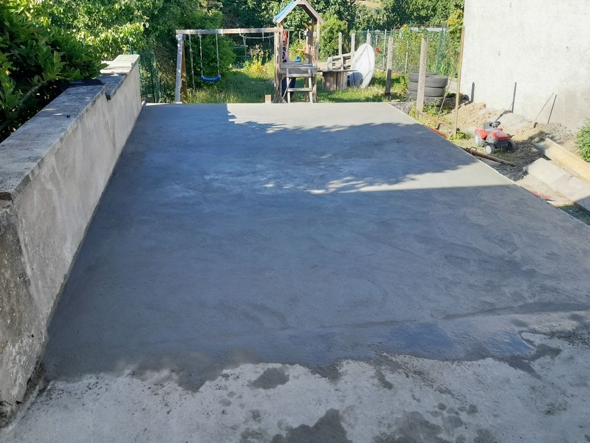 Une dalle de béton.