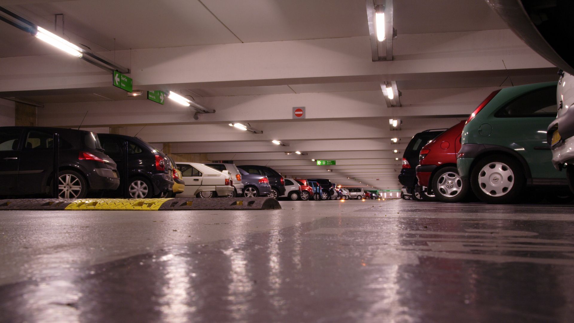 Photo de parking sous-terrain