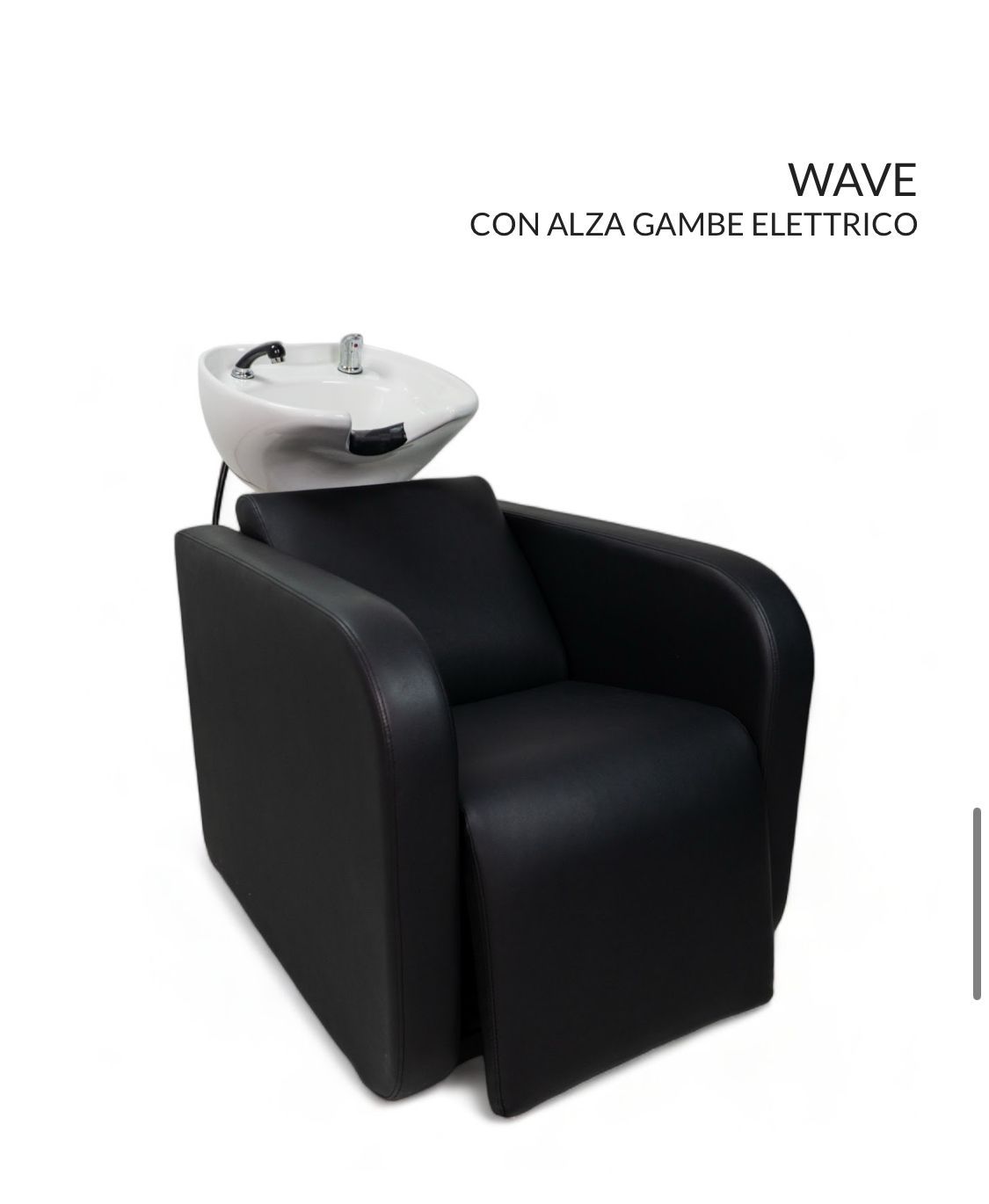 Una silla negra con un lavabo debajo que dice ola