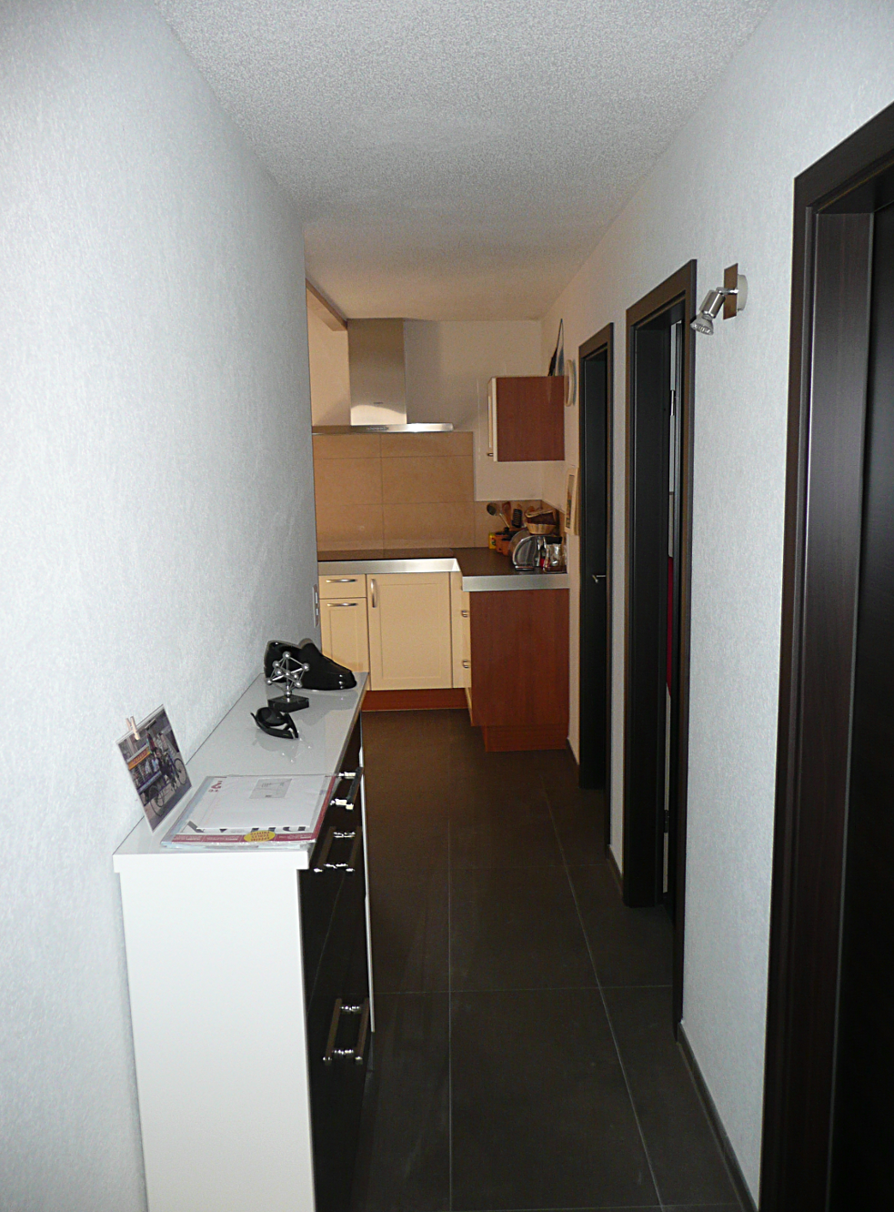 Couloir - Remise en valeur d'une villa à Courtételle - Impact SA