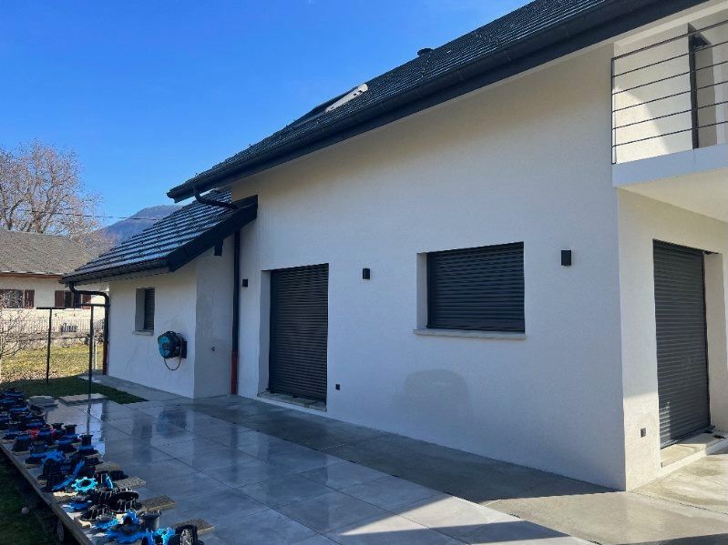 Réalisation finition grattée sur maison neuve 1