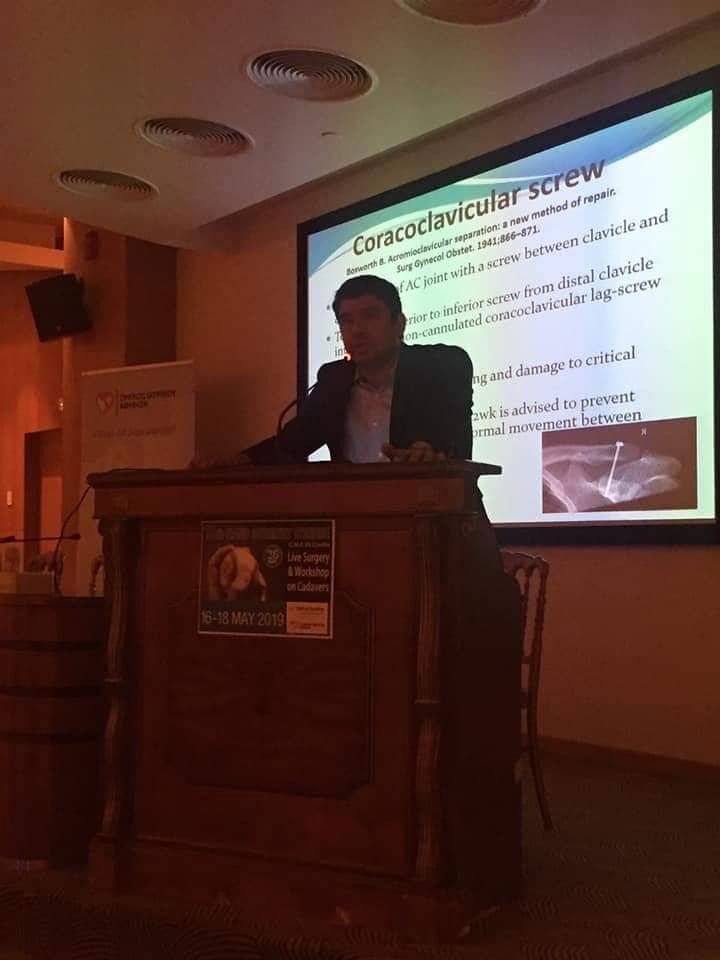 Χειρουργός Ορθοπαιδικός ΛΙΑΡΑΚΟΣ Λ. ΝΙΚΟΛΑΟΣ