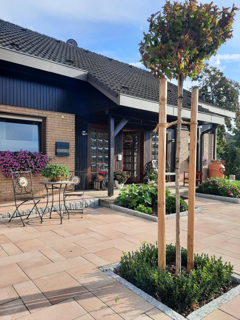 gepflasterte Hauseinfahrt