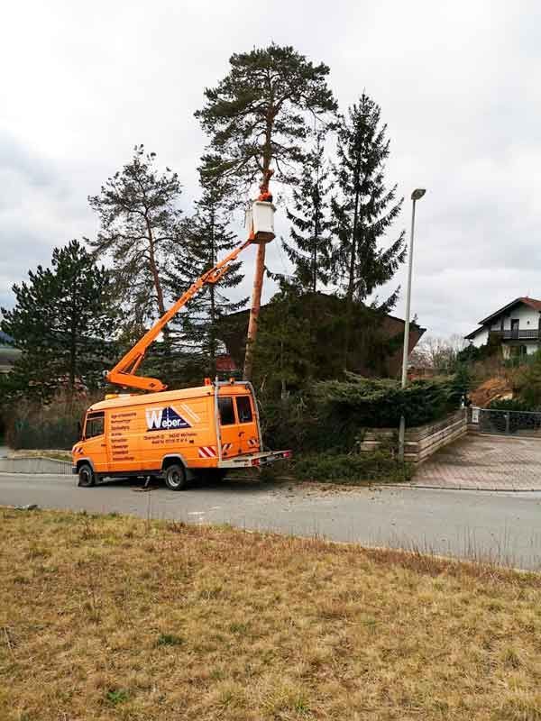 Weber Straßendienst bei der Arbeit