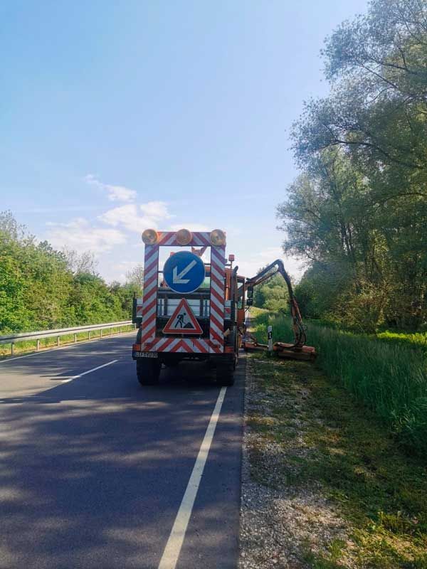 Weber Straßendienst bei der Arbeit