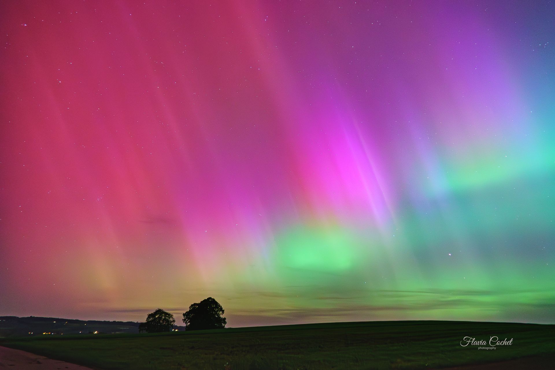 astrophoto aurores boréales vues depuis le sol de suisse romande