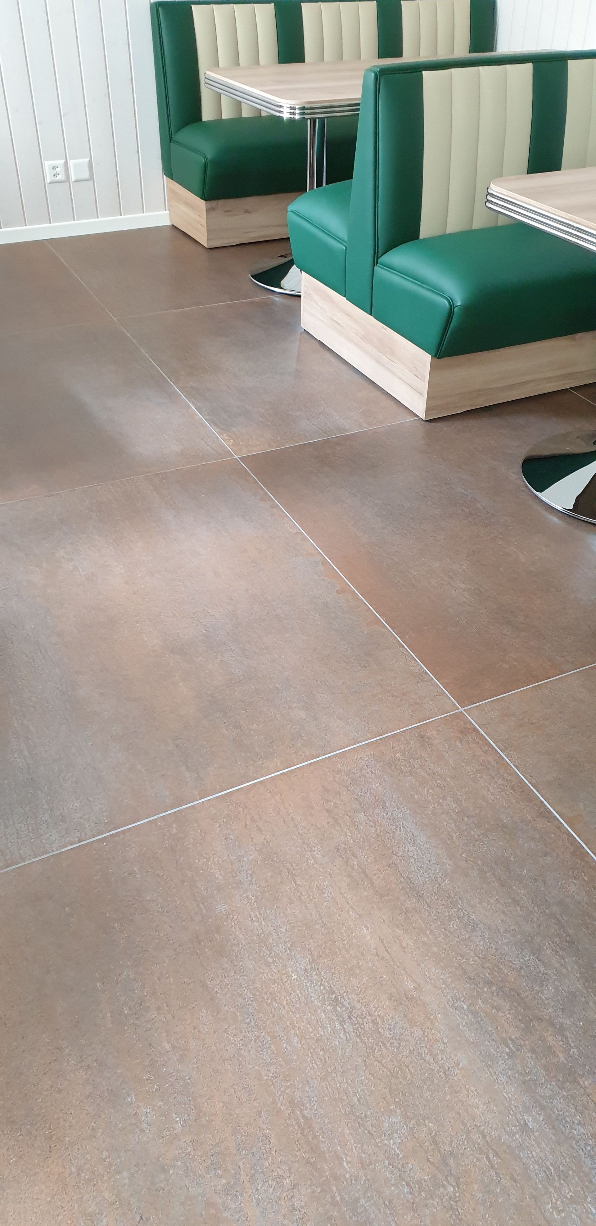 plattenbeläge und cheminéebau - rauner ag - netstal glarus