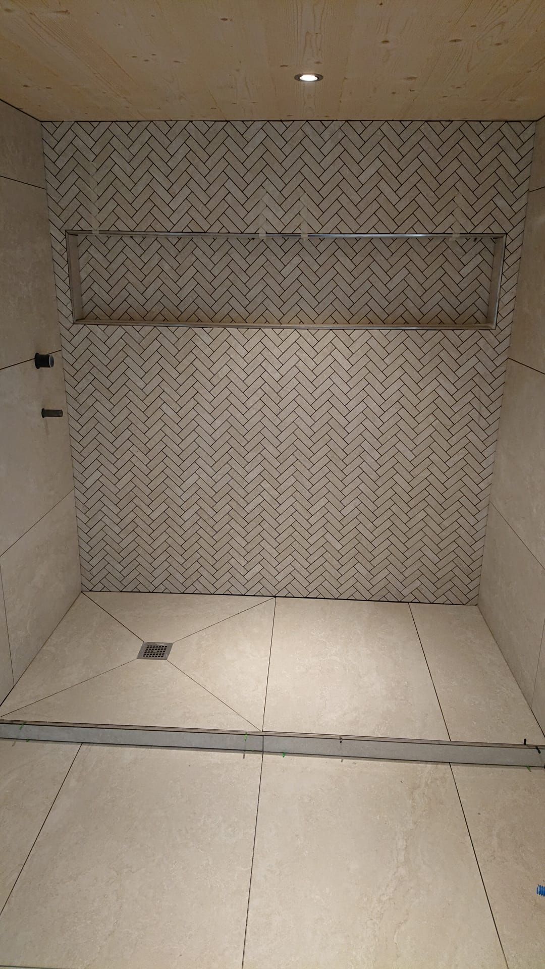 plattenbeläge und cheminéebau - rauner ag - netstal glarus