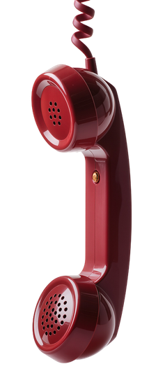 Combiné téléphonique vintage rouge avec cordon enroulé sur fond blanc.