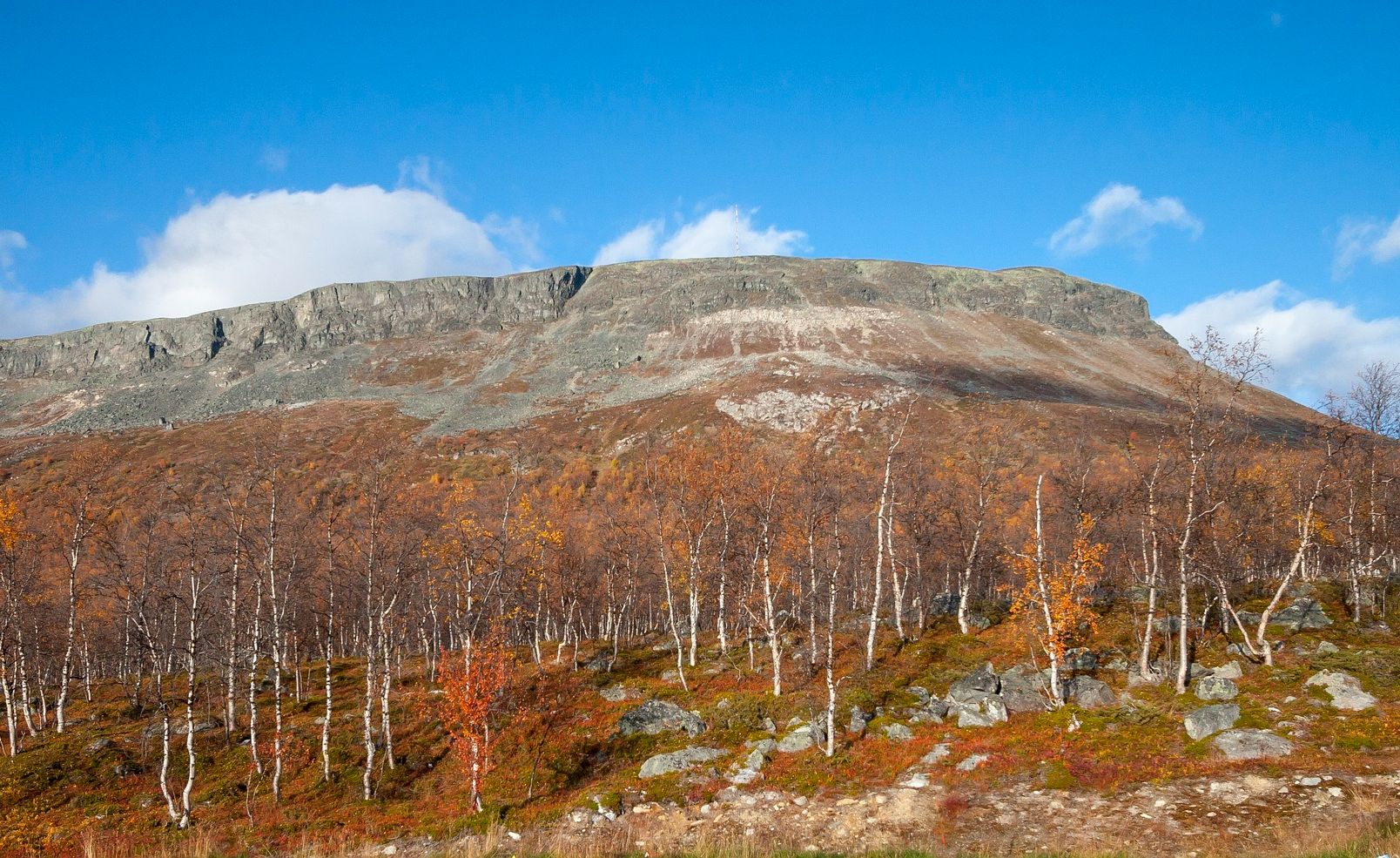 2  Ruskamatka Kilpisjärvelle ja kolmen valtakunnan rajalle