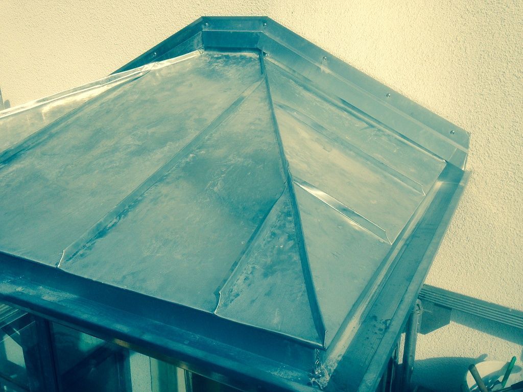 Terrier & Strahm Sàrl - Couverture, ferblanterie, entretien, réparation de toit