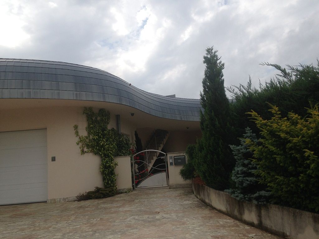 Terrier & Strahm Sàrl - Couverture, ferblanterie, entretien, réparation de toit