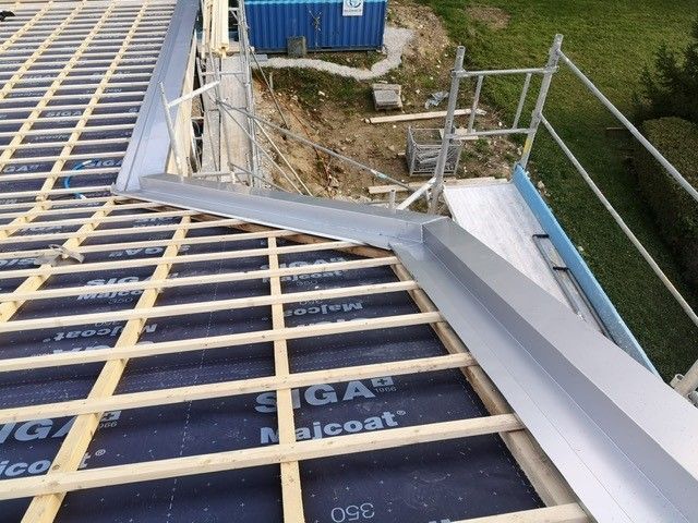 Terrier & Strahm Sàrl - Couverture, ferblanterie, entretien, réparation de toit