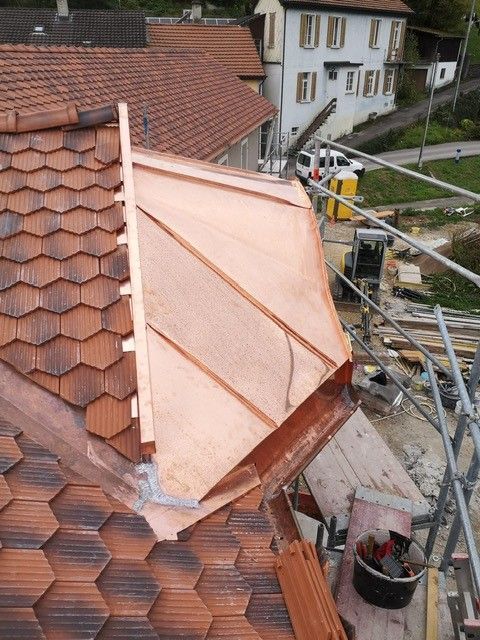 Terrier & Strahm Sàrl - Couverture, ferblanterie, entretien, réparation de toit