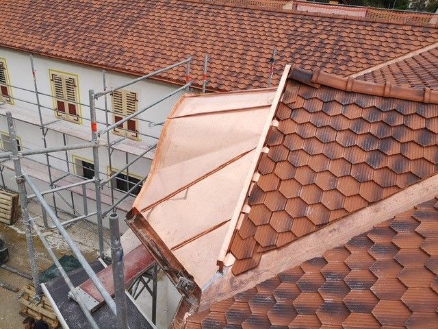 Terrier & Strahm Sàrl - Couverture, ferblanterie, entretien, réparation de toit