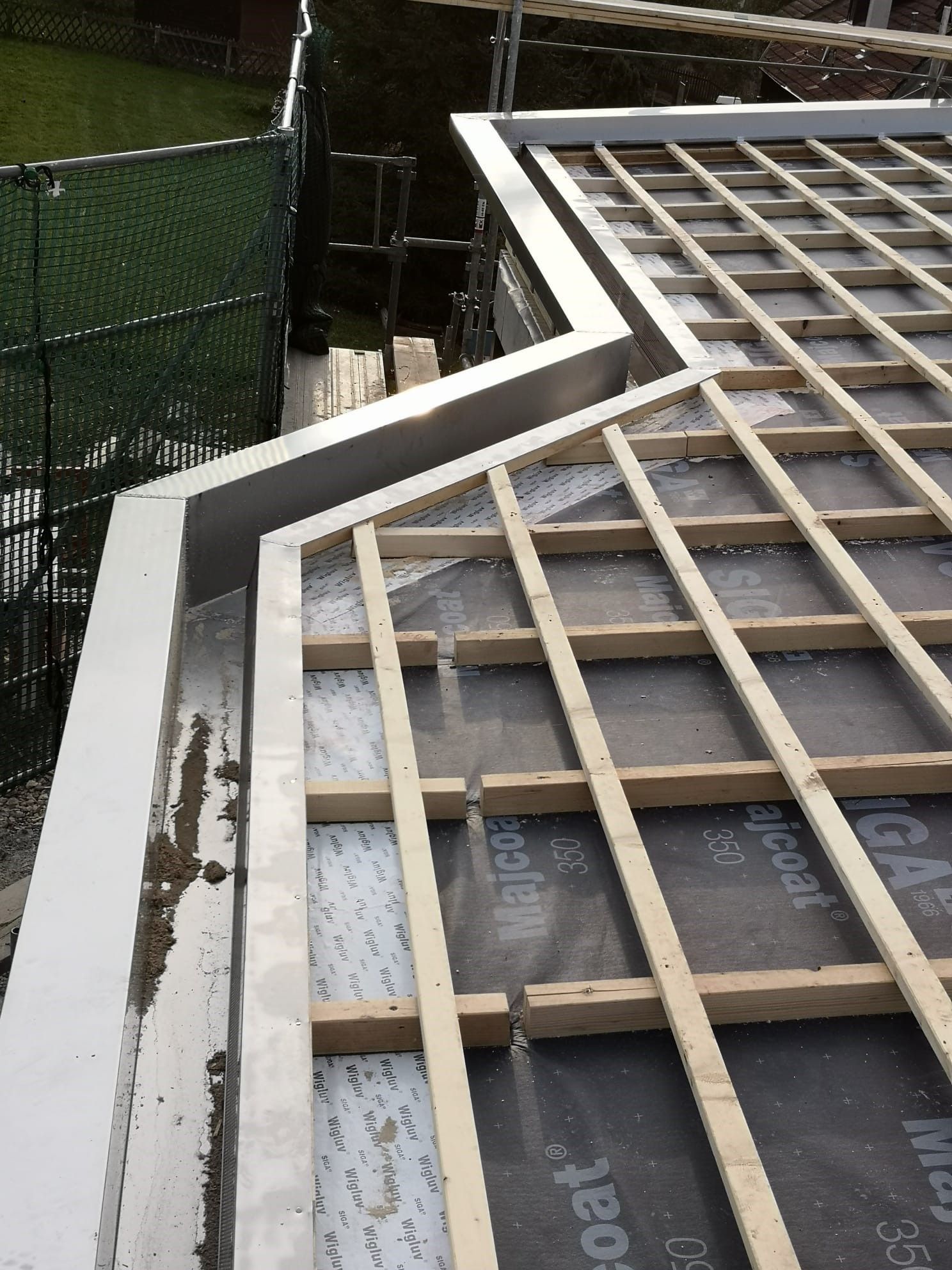 Terrier & Strahm Sàrl - Couverture, ferblanterie, entretien, réparation de toit