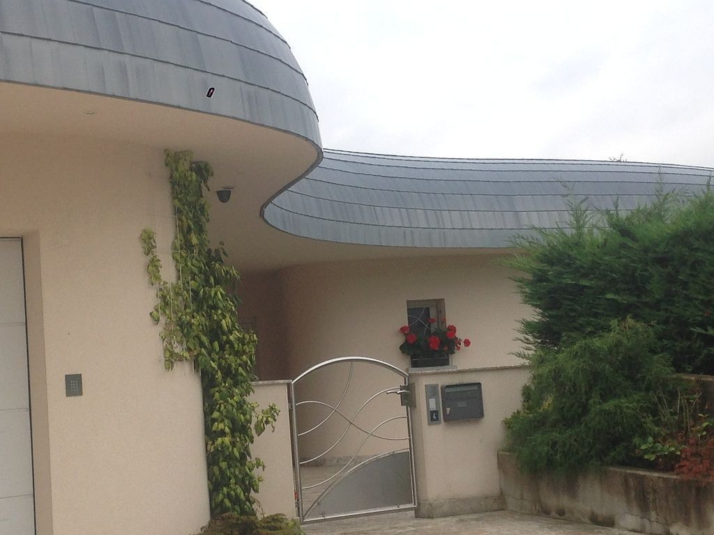 Terrier & Strahm Sàrl - Couverture, ferblanterie, entretien, réparation de toit