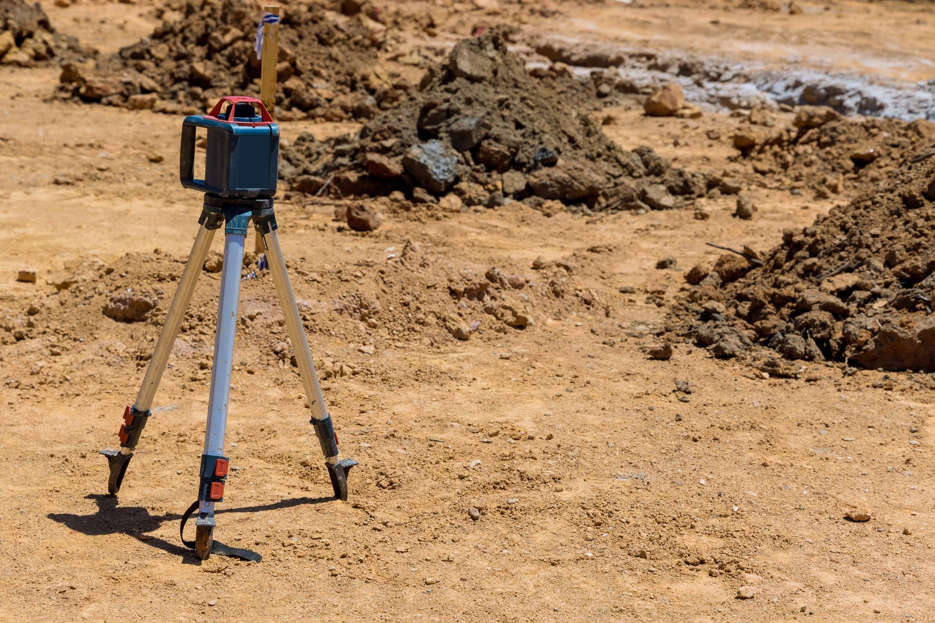 Laser de chantier sur un terrain en chantier