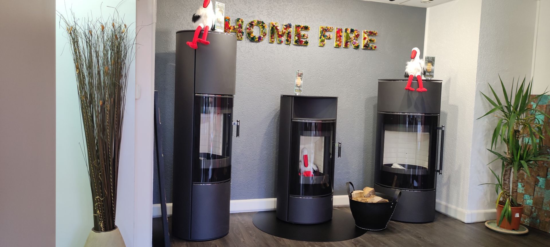 Exposition de plusieurs poêles