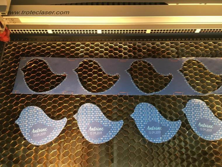 Petites clés en bois découpées et gravées au laser