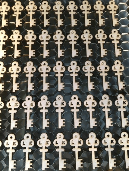 Clés en bois découpées au laser