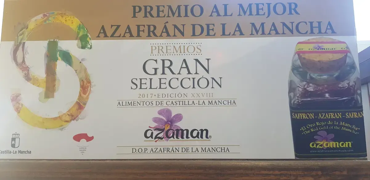 Award plaque for “Premio al Mejor Azafrán de La Mancha,” with saffron jar and “Gran Selección” text