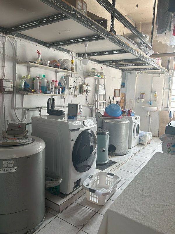 Πλυντήρια - Στεγνωτήρια Clever Wash Σερίφου 49