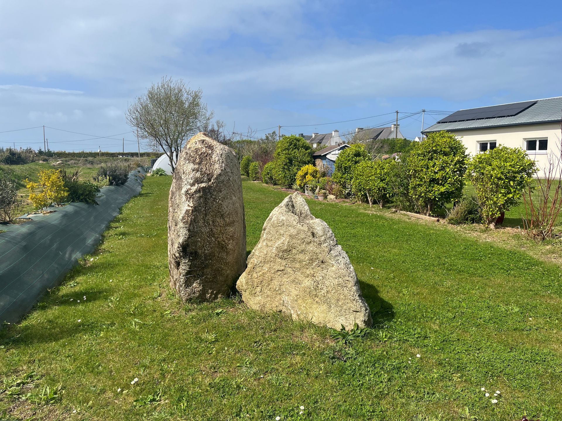 Deux roches pour décoration de jardin - Finistère