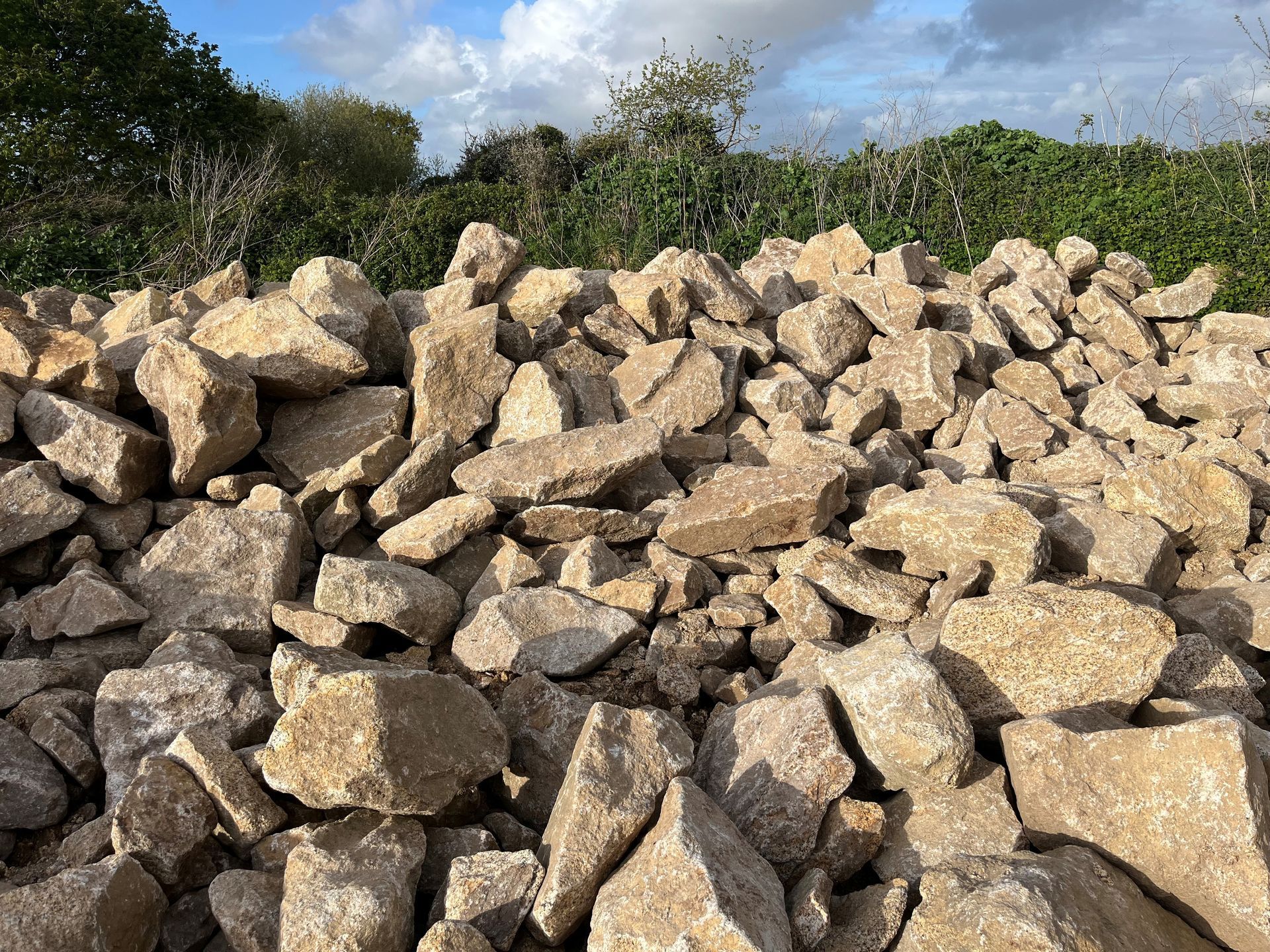 Moellons en granite beige de Guissény