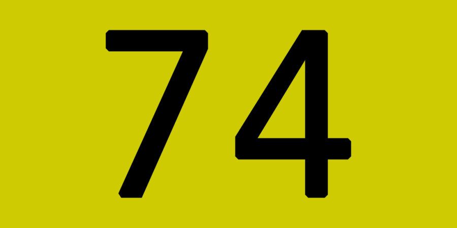 Le chiffre 74 noir sur fond jaune