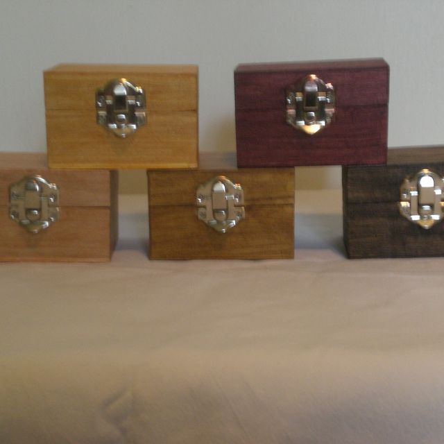 Eläintuhkaamo Komerin Karvatassut