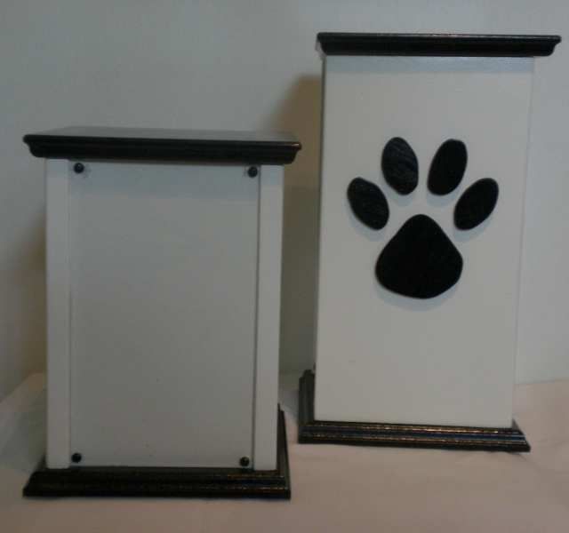 Eläintuhkaamo Komerin Karvatassut