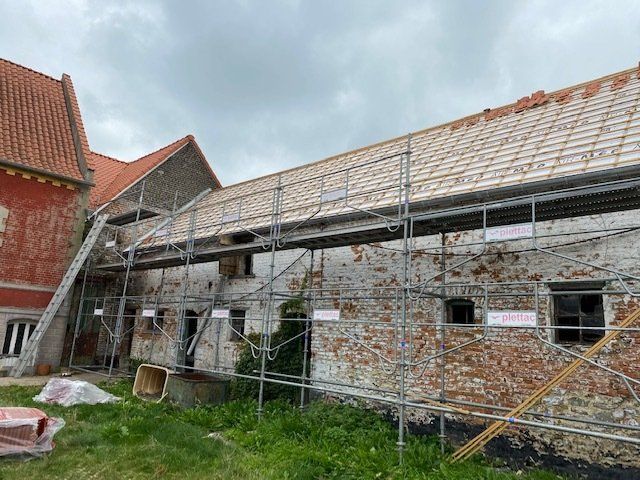 Travaux de rénovation extérieure sur corps de ferme