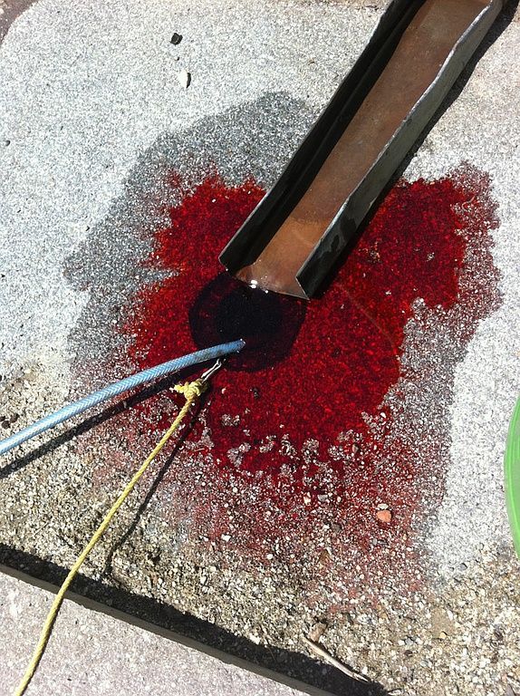 Überprüfung von Dachablauf mit Einfärbung