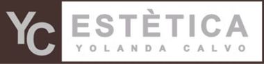 Logotipo de "YC Est&eacute;tica Yolanda Calvo" con texto gris sobre un rect&aacute;ngulo blanco junto a un cuadrado marr&oacute;n