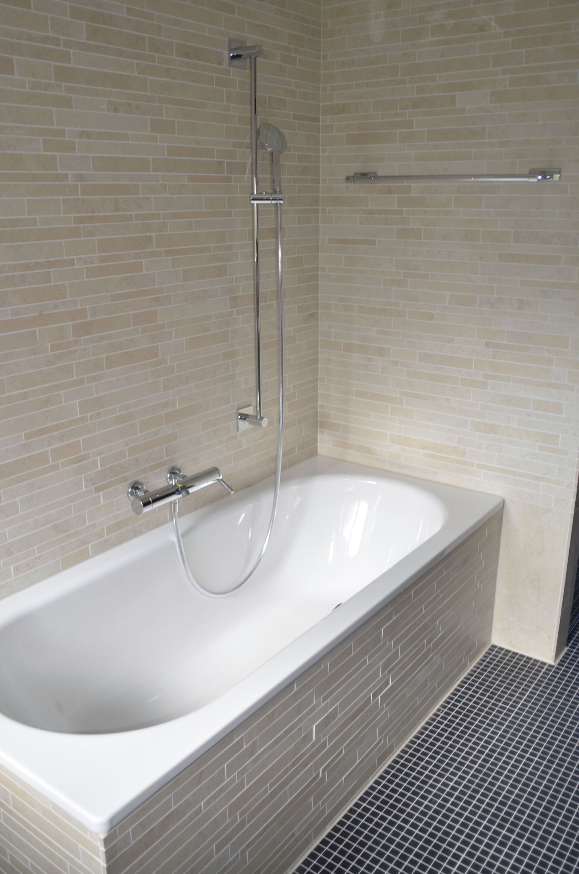 Bad - KerNaTech AG - Zürich Brüttisellen